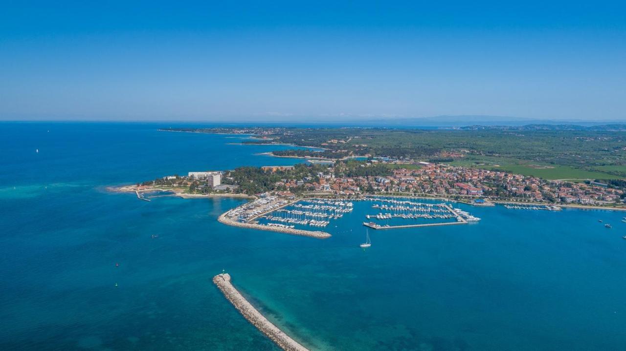 Apartment Melarnian Near The Beach In Umag Luaran gambar
