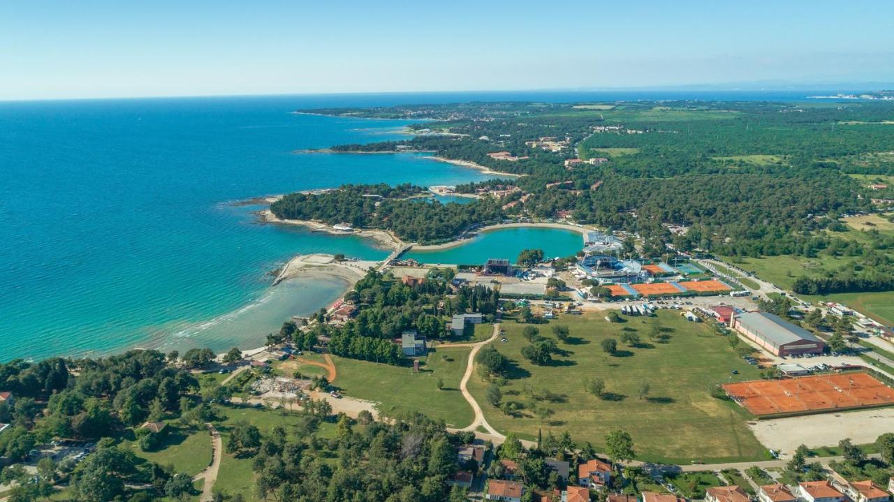 Apartment Melarnian Near The Beach In Umag Luaran gambar